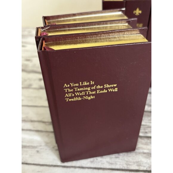 Works of Shakespeare Mini Red Gold Hardcover 1-6 Volume Set & 9 - Picture 7 of 13